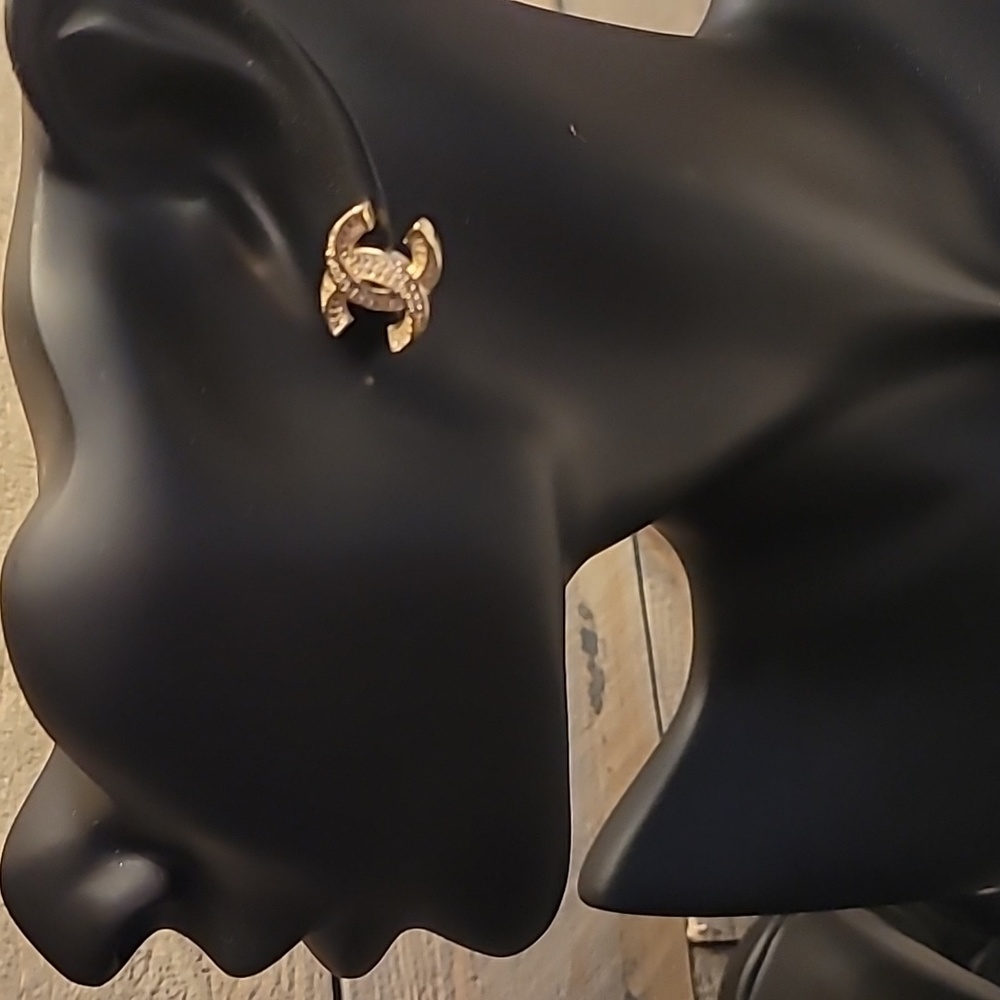 LAST PAIR! Fashion CC earrings in Gold